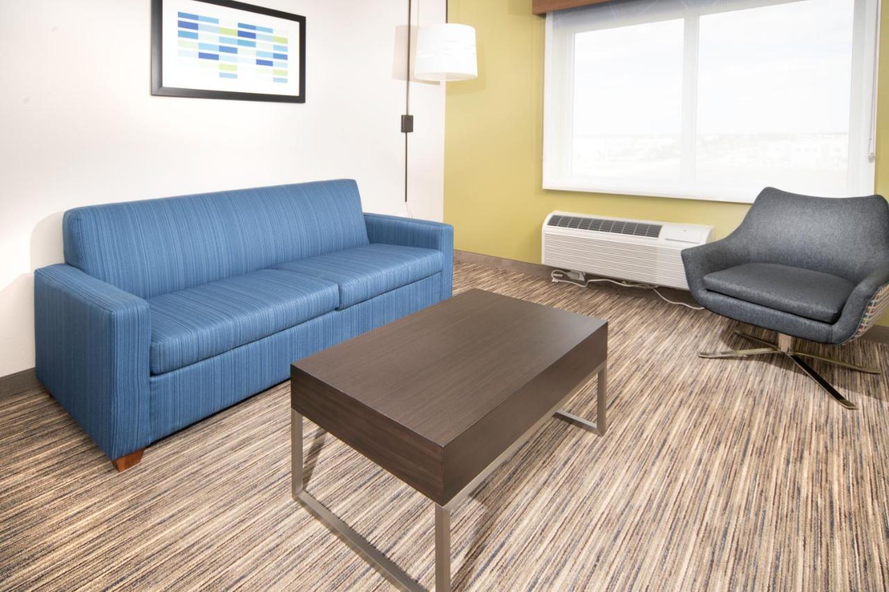 Holiday Inn Express & Suites - Fort Myers Airport By Ihg Екстериор снимка