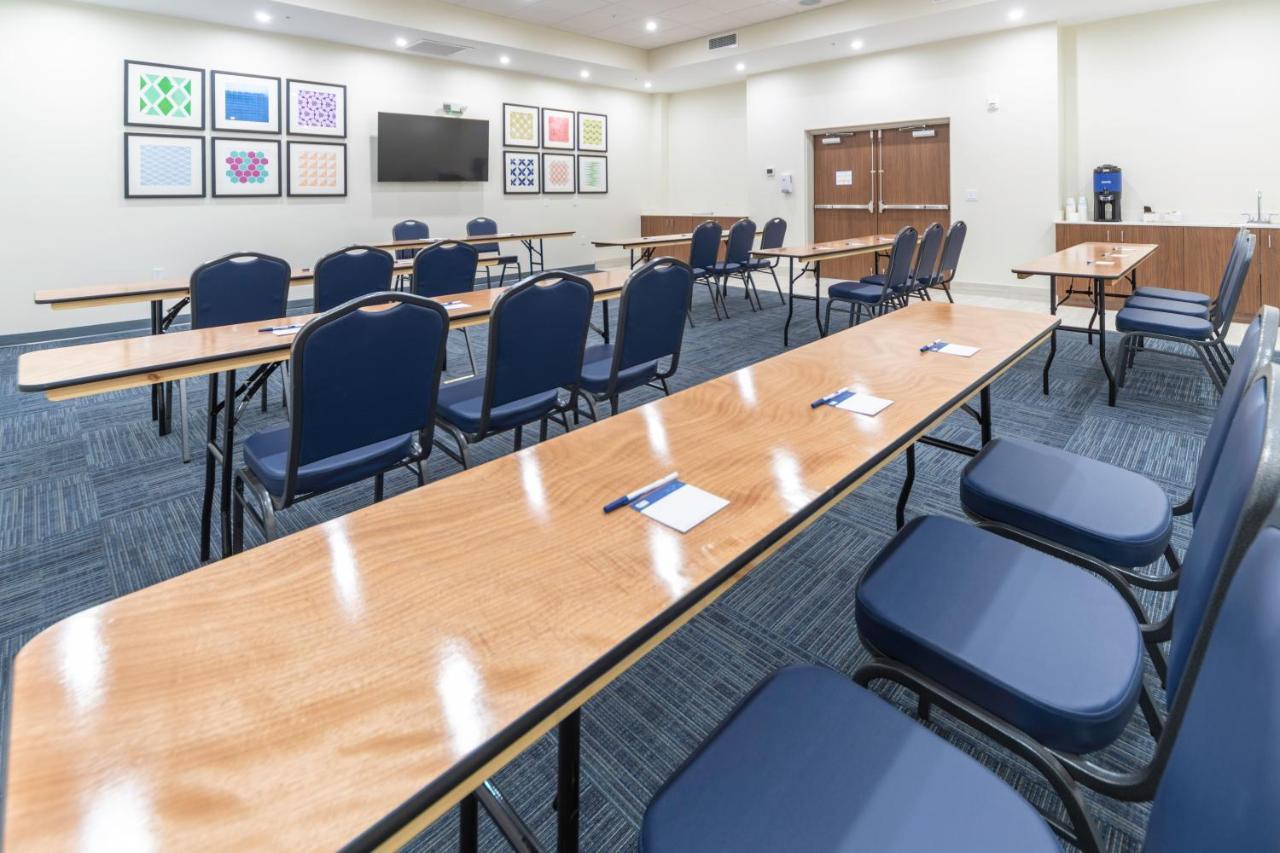 Holiday Inn Express & Suites - Fort Myers Airport By Ihg Екстериор снимка