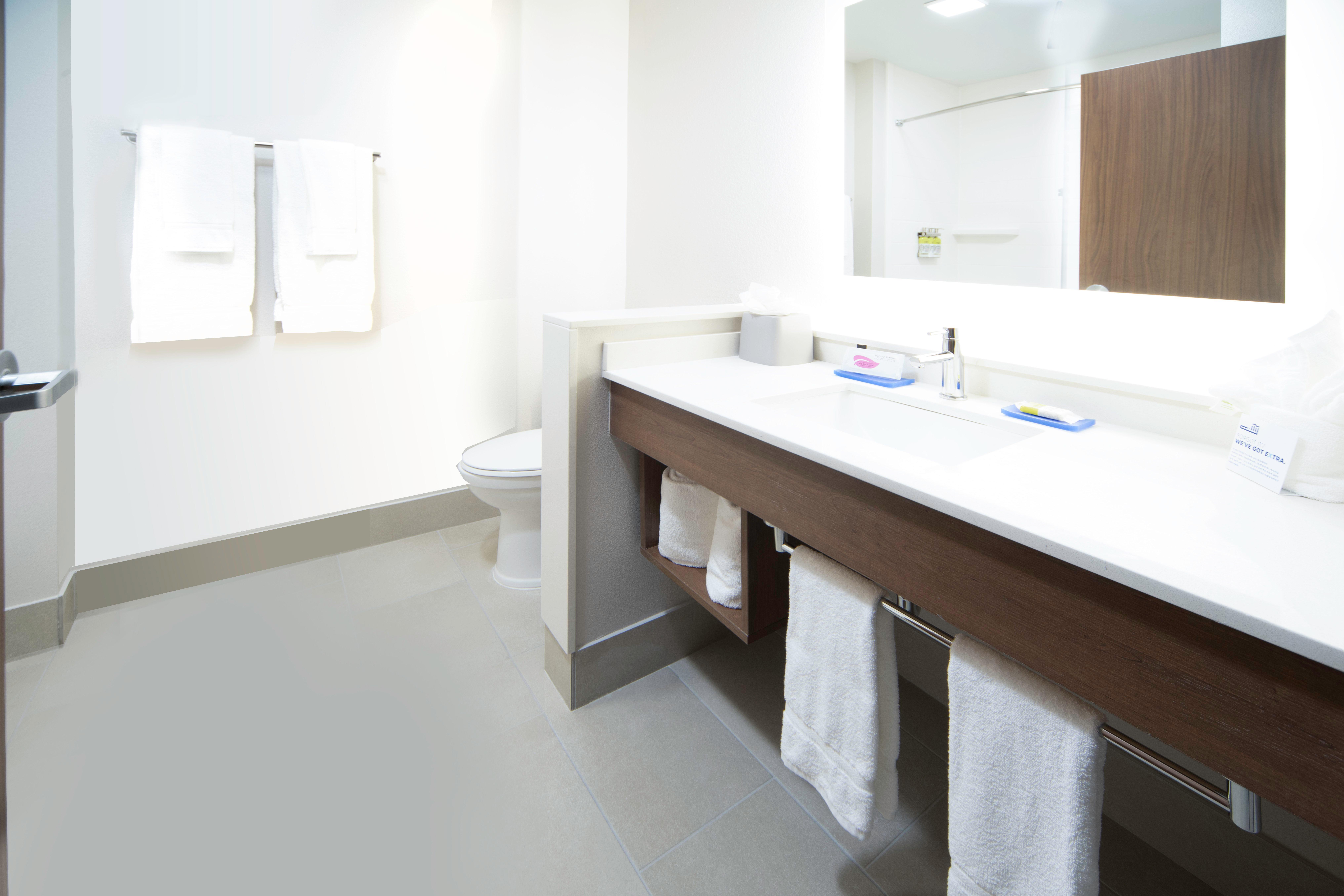 Holiday Inn Express & Suites - Fort Myers Airport By Ihg Екстериор снимка