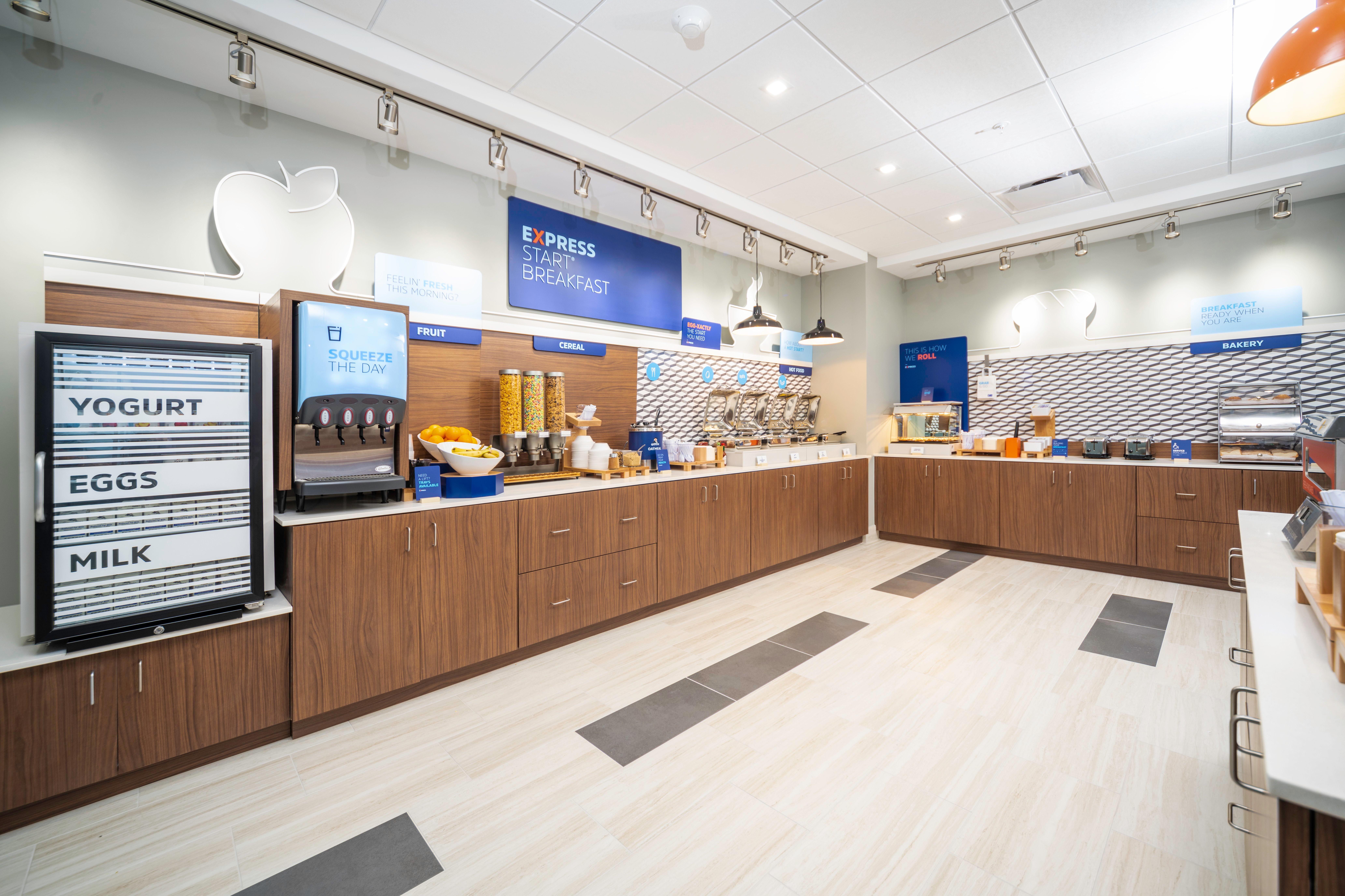 Holiday Inn Express & Suites - Fort Myers Airport By Ihg Екстериор снимка