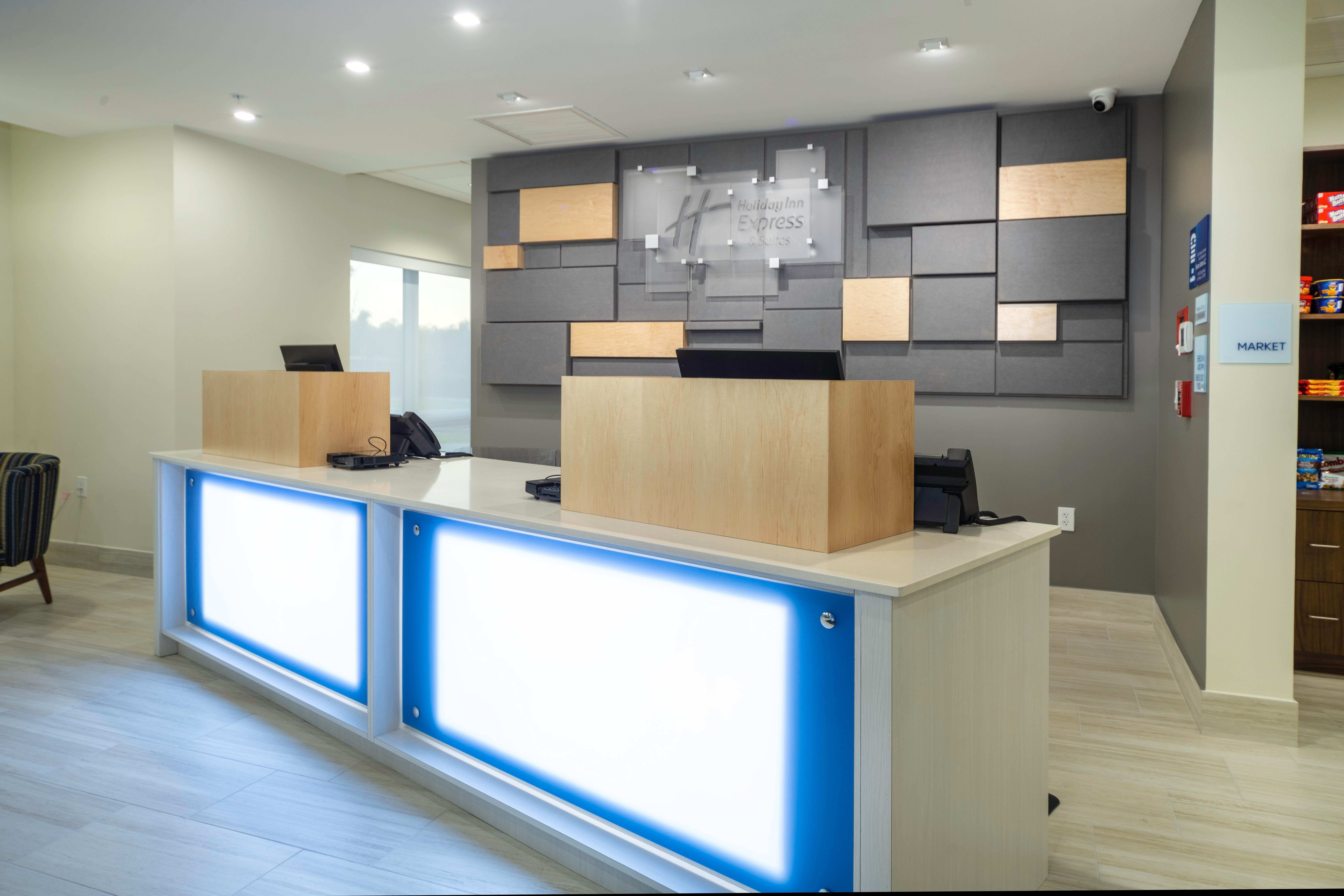 Holiday Inn Express & Suites - Fort Myers Airport By Ihg Екстериор снимка
